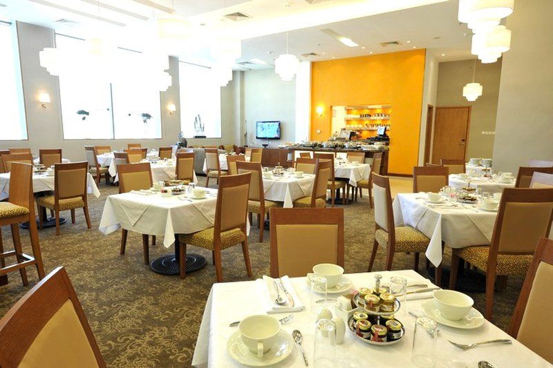 Fraser Suites Seef Bahrain Манама Екстериор снимка The dining room at the Royal Hospital for Women